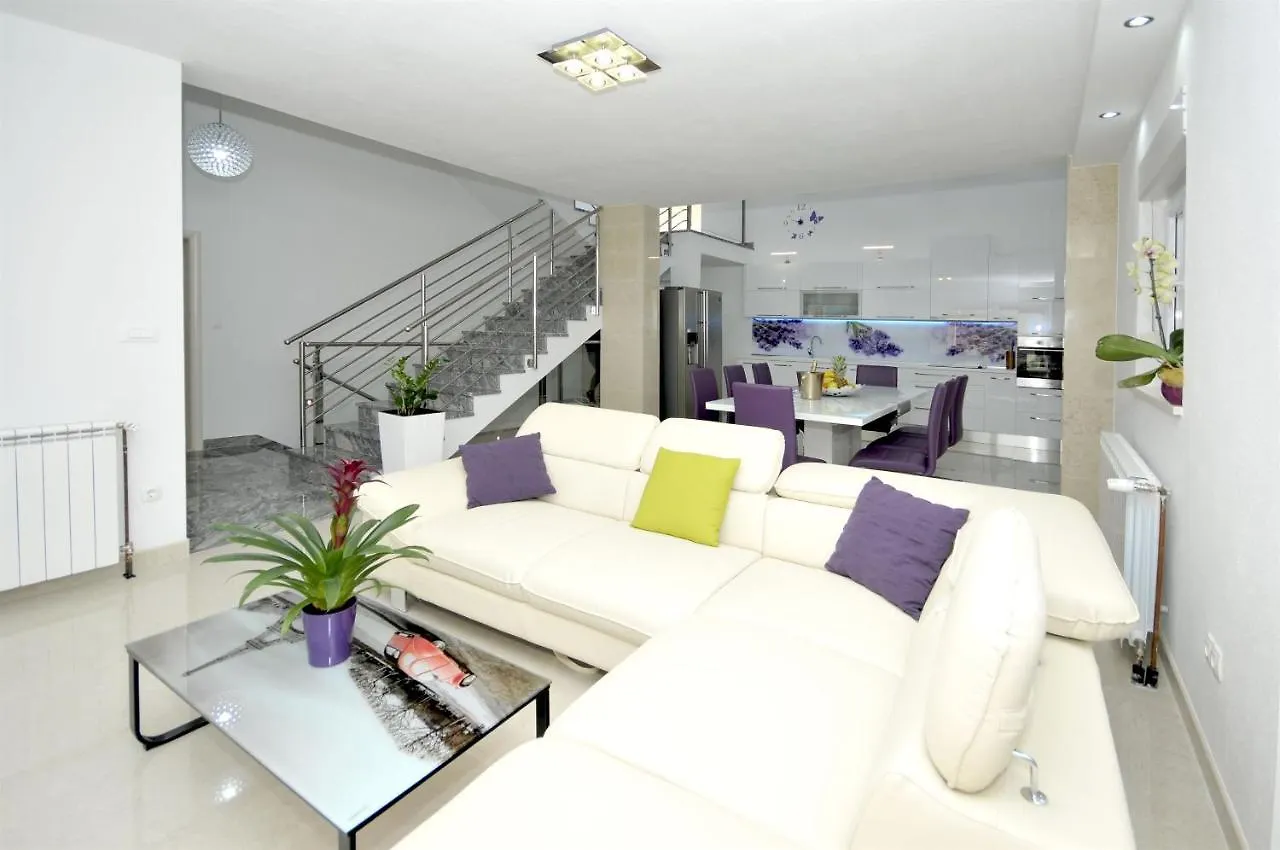 Villa Marina تروغير