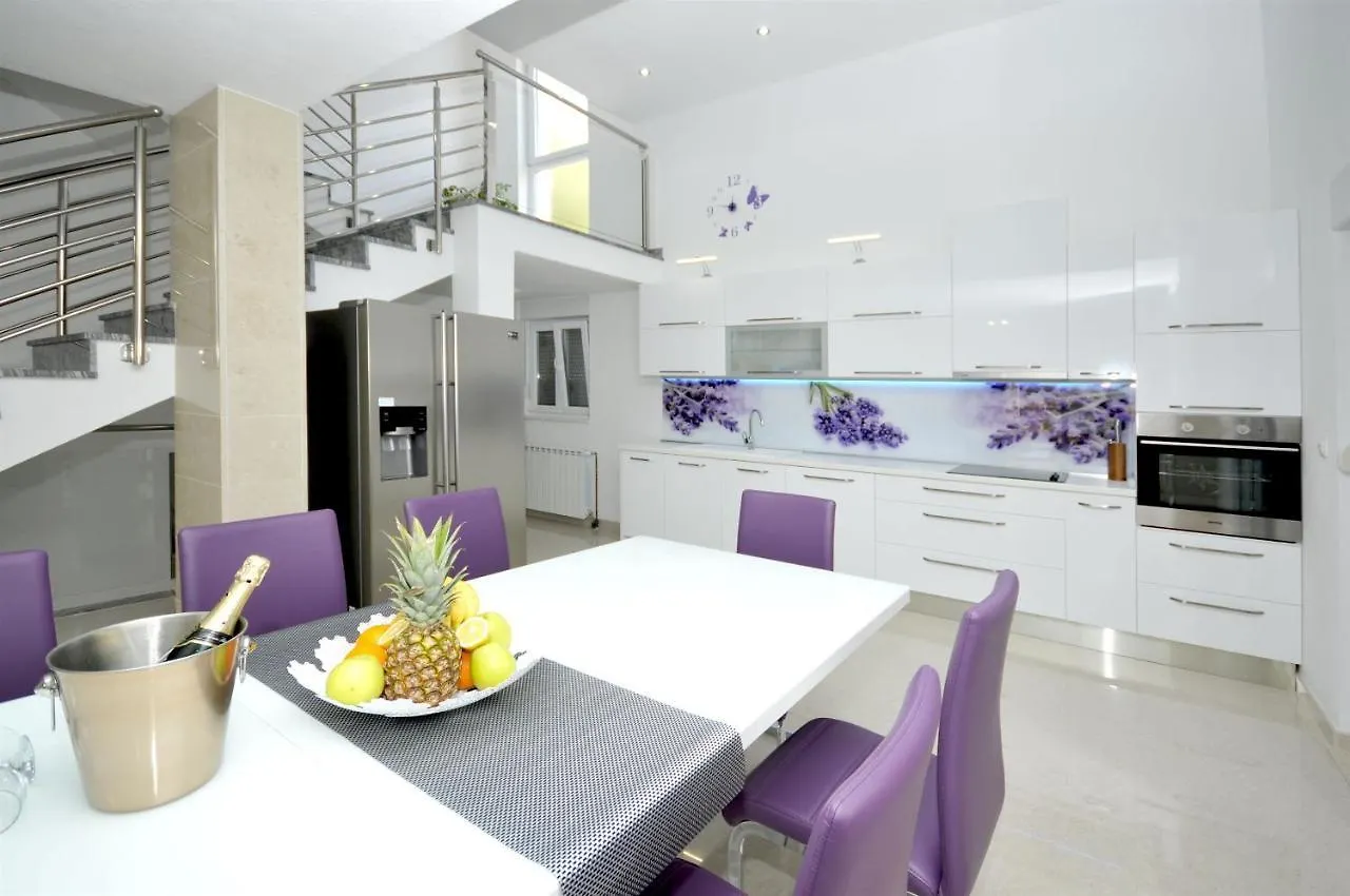 Villa Marina تروغير
